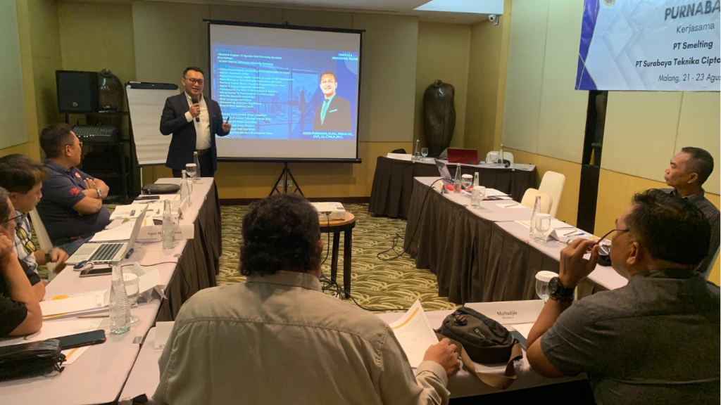 Suasana interaktif Pelatihan Purna Tugas PT Surabaya Teknika Cipta Konsultan bersama PT Smelting